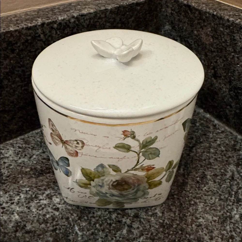 NWT Avanti Butterfly Garden Jar with Avanti Butterfly Garden Tray